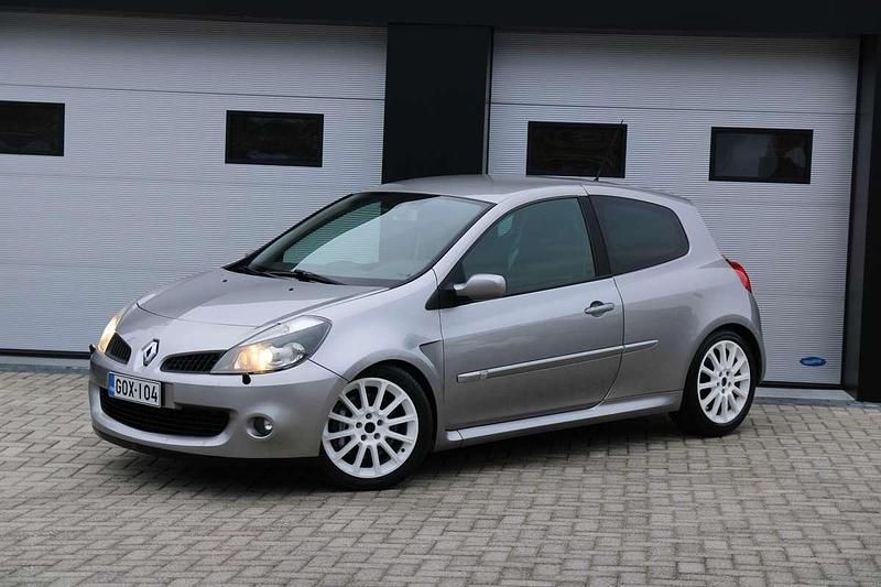Grijs Gebruikt 2006 Renault Clio R.S. R.S. Hatchback | € 8.950 (Eerlijke prijs) - Afbeelding 1/4