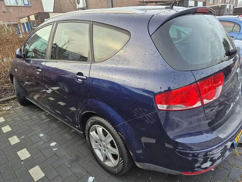 Blauw Gebruikt 2010 Seat Altea XL MPV | € 3.250 (Goede deal) - Afbeelding 1/4
