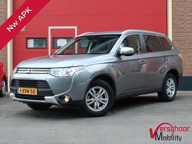 Grijs Gebruikt 2014 Mitsubishi Outlander SUV | € 8.450 (Super prijs) - Afbeelding 1/4