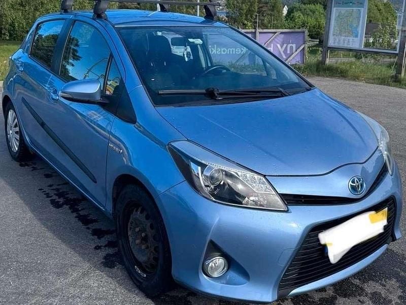 Zwart Occasion 2008 Toyota Yaris Cool MPV | € 3.500 (Eerlijke prijs) - Afbeelding 1/4