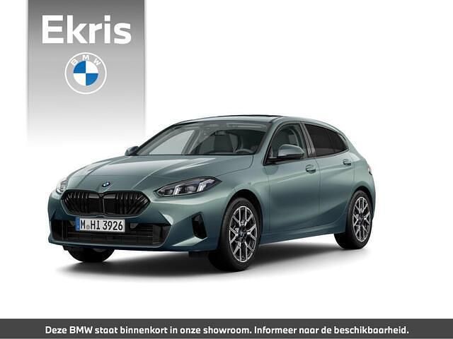 Groen Nieuw 2025 BMW 120 Comfort Edition Hatchback | € 56.055 (Eerlijke prijs) - Afbeelding 1/4