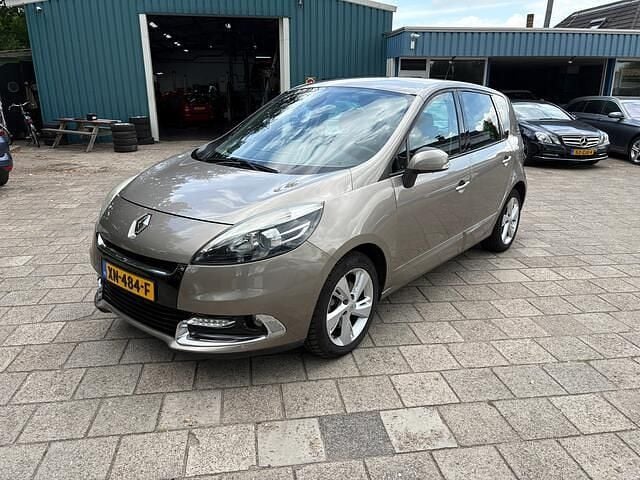 Bruin Gebruikt 2012 Renault Scénic III Dynamique MPV | € 4.250 (Eerlijke prijs) - Afbeelding 1/4