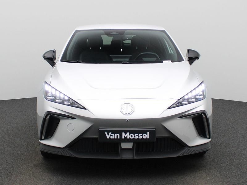 Occasion MG MG4 EV Luxury 150 kW (204 PK) 2023 Grijs Hatchback