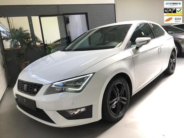 Wit Gebruikt 2016 Seat Leon SC FR Hatchback | € 10.999 (Eerlijke prijs) - Afbeelding 1/4