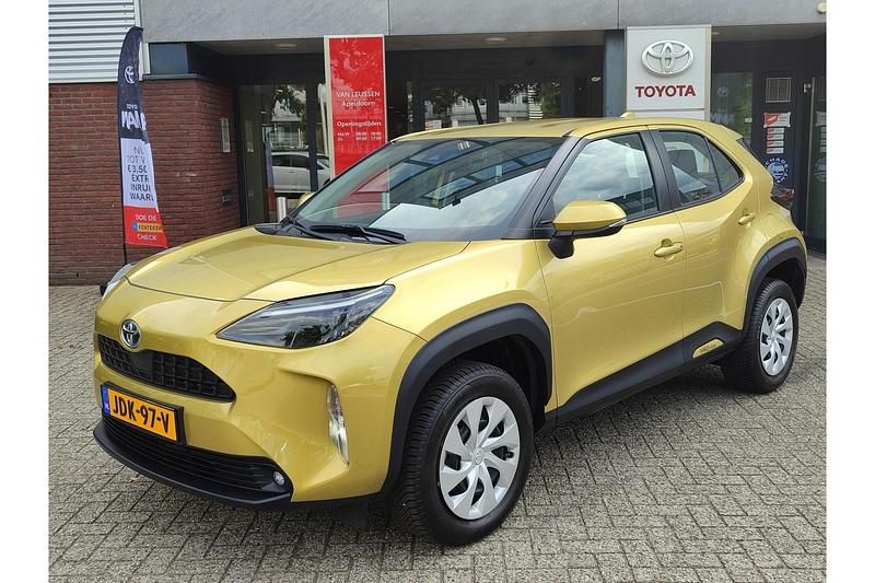 Geel Gebruikt 2024 Toyota Yaris Hybrid SUV | € 25.999 (Super prijs) - Afbeelding 1/1