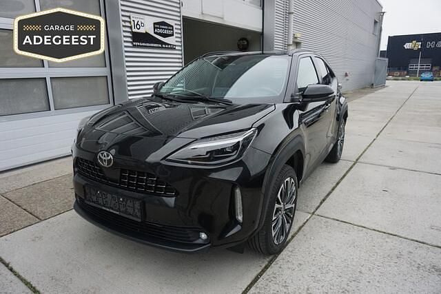 Zwart Gebruikt 2025 Toyota Yaris Cross Executive SUV | € 29.950 (Eerlijke prijs) - Afbeelding 1/4