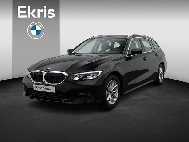 Schwarz ii Gebruikt 2020 BMW 318 Executive Stationwagen | € 24.900 (Goede deal) - Afbeelding 1/4