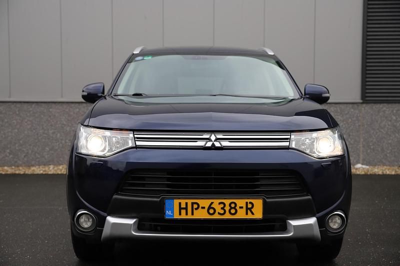 Occasion Mitsubishi Outlander P-HEV Instyle 2015 Blauw (metallic) SUV