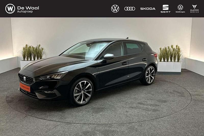 Zwart Gebruikt 2022 Seat Leon FR Hatchback | € 25.900 (Eerlijke prijs) - Afbeelding 1/3