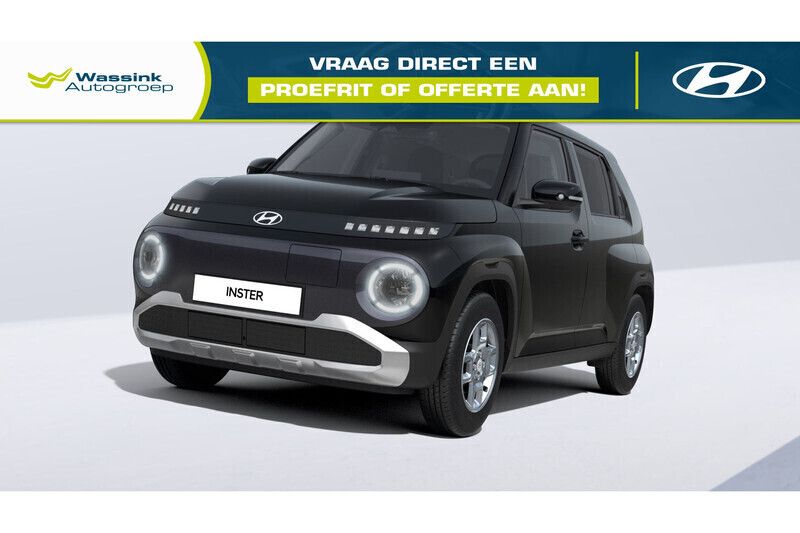 Abyss black (zwart metallic) Nieuw 2025 Hyundai Inster Hatchback | € 26.664 (Eerlijke prijs) - Afbeelding 1/4
