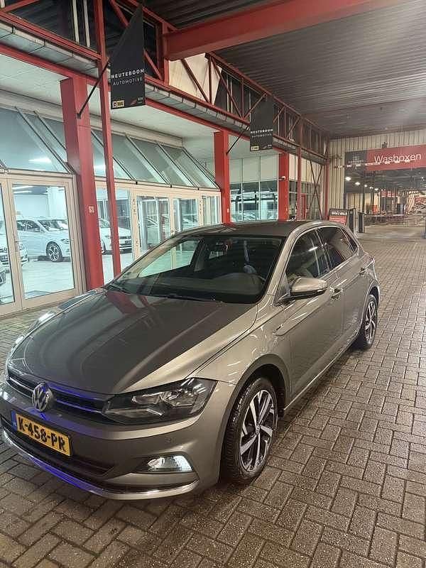 Grijs Occasion 2019 VW Polo Highline Hatchback | € 17.500 (Eerlijke prijs) - Afbeelding 1/4