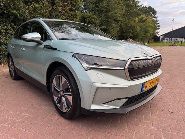 Grijs Gebruikt 2021 Skoda Enyaq iV SUV | € 27.800 (Goede deal) - Afbeelding 1/4