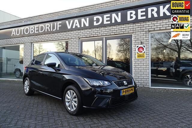 Zwart (metallic) Gebruikt 2022 Seat Ibiza Business Hatchback | € 15.750 (Goede deal) - Afbeelding 1/4