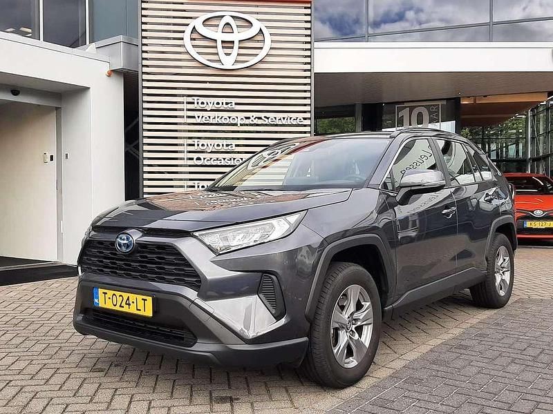 Grijs Gebruikt 2023 Toyota RAV4 Hybrid Active SUV | € 38.900 (Goede deal) - Afbeelding 1/4