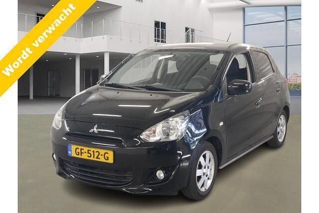 Zwart Gebruikt 2015 Mitsubishi Space Star Hatchback | € 9.999 (Iets duurder) - Afbeelding 1/4
