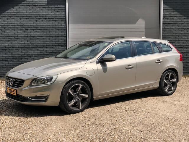 Grijs Gebruikt 2014 Volvo V60 R-Design Stationwagen | € 5.750 (Duur) - Afbeelding 1/4