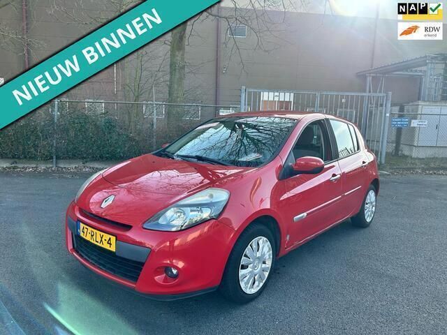 Rood Gebruikt 2011 Renault Clio II Authentique Hatchback | € 1.999 (Goede deal) - Afbeelding 1/4