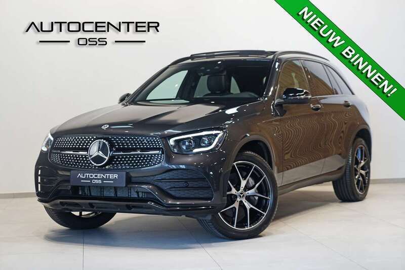 Grijs Gebruikt 2021 Mercedes GLC300 Business SUV | € 48.945 (Eerlijke prijs) - Afbeelding 1/3