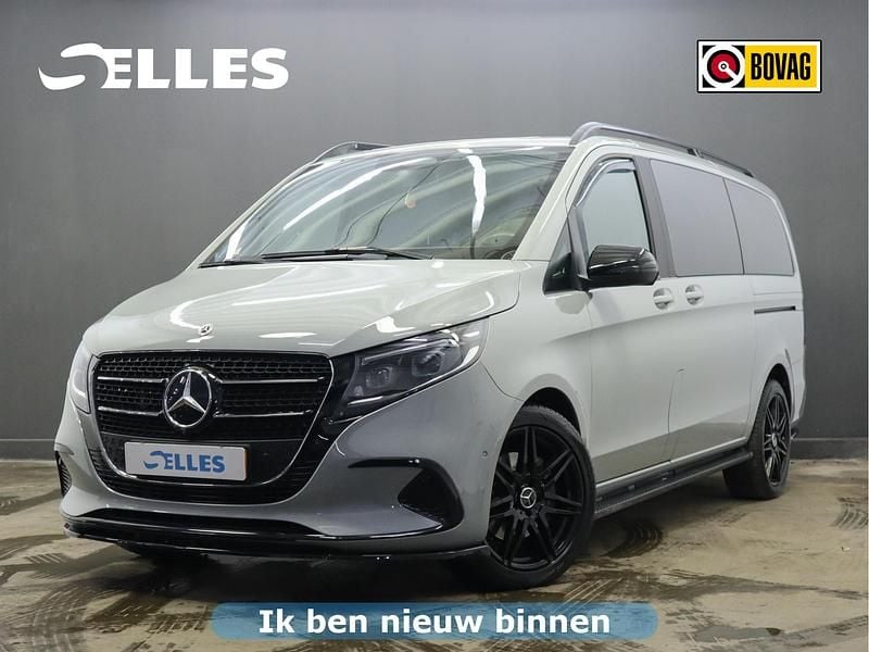 Grijs Occasion 2024 Mercedes V220 Avantgarde MPV | € 67.000 (Iets duurder) - Afbeelding 1/4