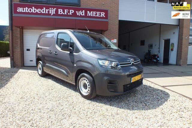Grijs Gebruikt 2022 Citroën Berlingo MPV | € 13.950 (Goede deal) - Afbeelding 1/4