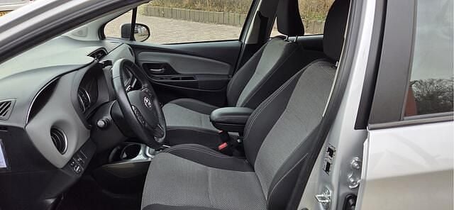 Occasion Toyota Yaris 75 PK (55 kW) 2015 Grijs Hatchback