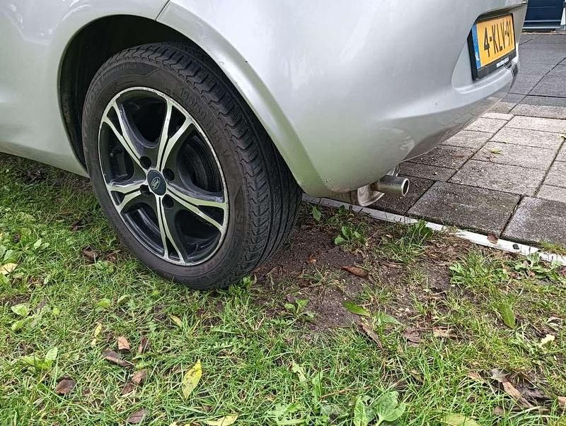 Occasion Ford Ka Trend 69 PK (50 kW) 2010 Zilver Hatchback