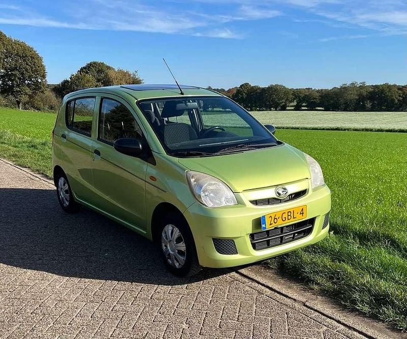 Groen Gebruikt 2008 Daihatsu Cuore Hatchback | € 1.250 (Goede deal) - Afbeelding 1/4
