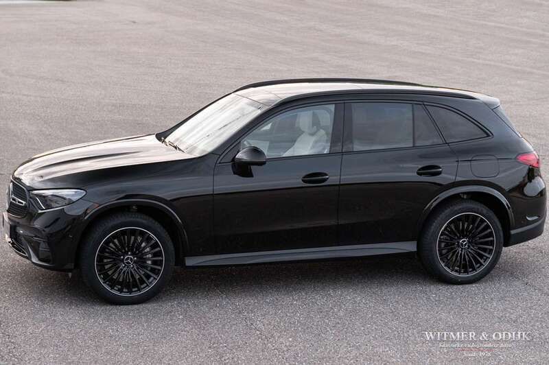 Zwart Gebruikt 2023 Mercedes GLC400d AMG line SUV | € 69.950 (Duur) - Afbeelding 1/4