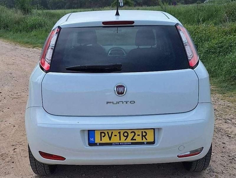 Wit Gebruikt 2015 Fiat Punto Evo Hatchback | € 4.250 (Eerlijke prijs) - Afbeelding 1/4
