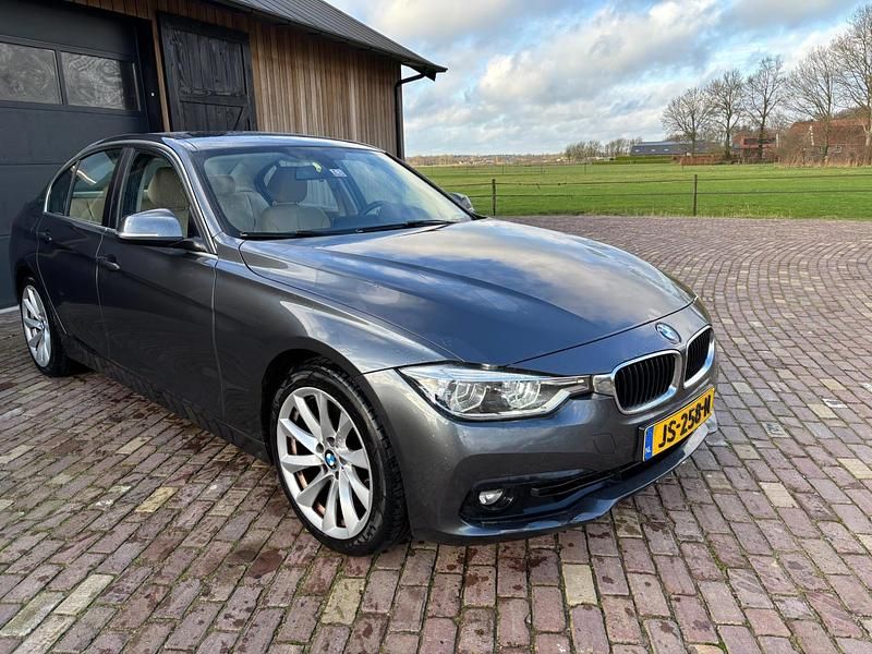 Occasion BMW 330 184 PK (135 kW) 2016 Grijs Sedan