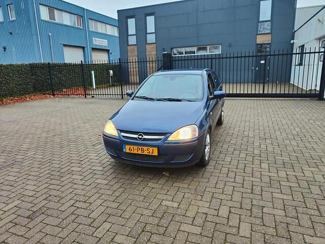 Blauw Occasion 2004 Opel Corsa Hatchback | € 1.250 (Eerlijke prijs) - Afbeelding 1/4