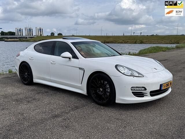 Wit Gebruikt 2012 Porsche Panamera Sport Sedan | € 25.344 (Eerlijke prijs) - Afbeelding 1/4