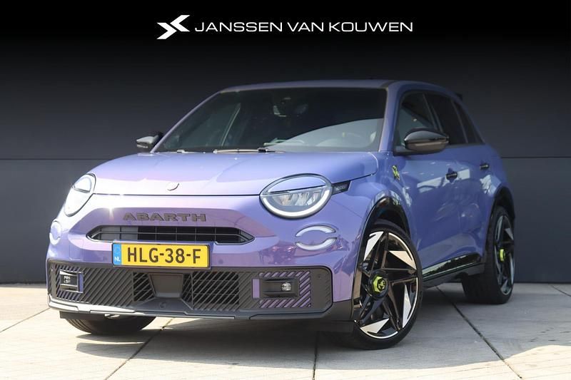 Paars Gebruikt 2025 Fiat 600E Abarth SUV | € 44.885 - Afbeelding 1/4