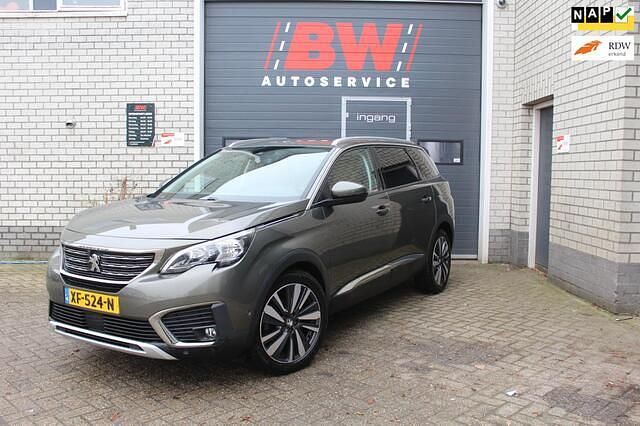 Grijs (metallic) Occasion 2018 Peugeot 5008 Allure SUV | € 15.450 (Iets duurder) - Afbeelding 1/4