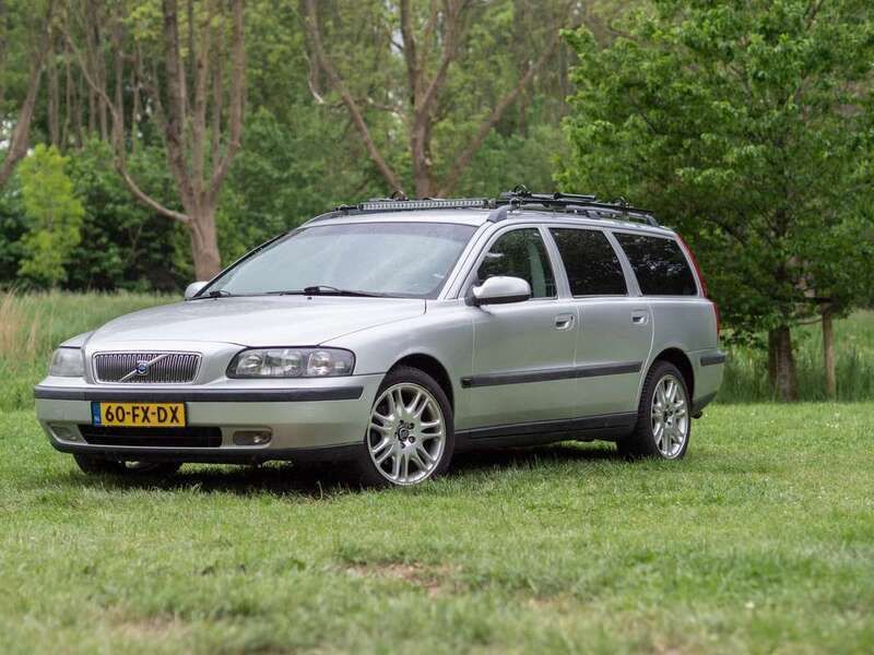 Zilver Gebruikt 2000 Volvo V70 Comfort Stationwagen | € 4.500 (Iets duurder) - Afbeelding 1/4