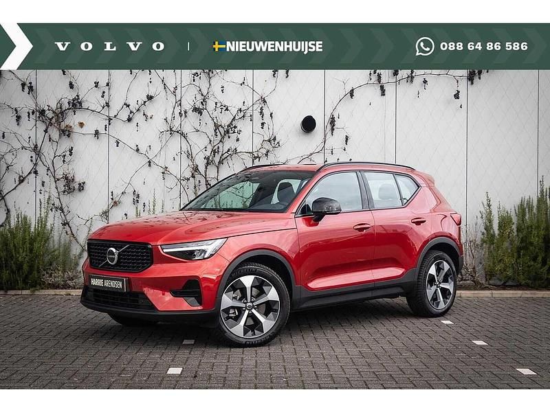 Rood Gebruikt 2022 Volvo XC40 Plus SUV | € 44.899 (Duur) - Afbeelding 1/4