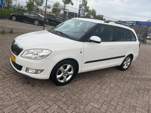 Wit Gebruikt 2011 Skoda Fabia GreenLine Stationwagen | € 2.950 (Eerlijke prijs) - Afbeelding 1/4