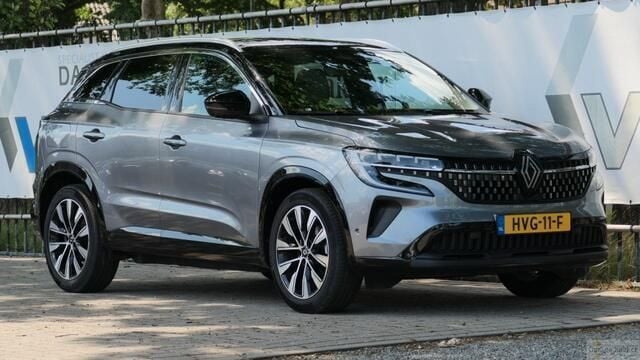 Grijs Gebruikt 2024 Renault Austral Intens SUV | € 36.900 (Duur) - Afbeelding 1/4