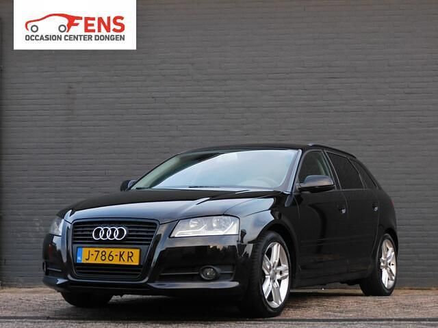 Zwart Gebruikt 2010 Audi A3 Sportback Ambiente Hatchback | € 6.940 (Eerlijke prijs) - Afbeelding 1/4