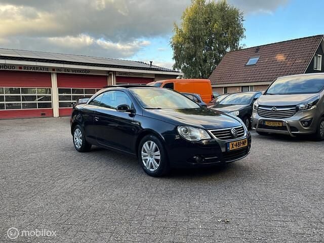 Zwart Gebruikt 2007 VW Eos Cabriolet | € 3.500 (Eerlijke prijs) - Afbeelding 1/4