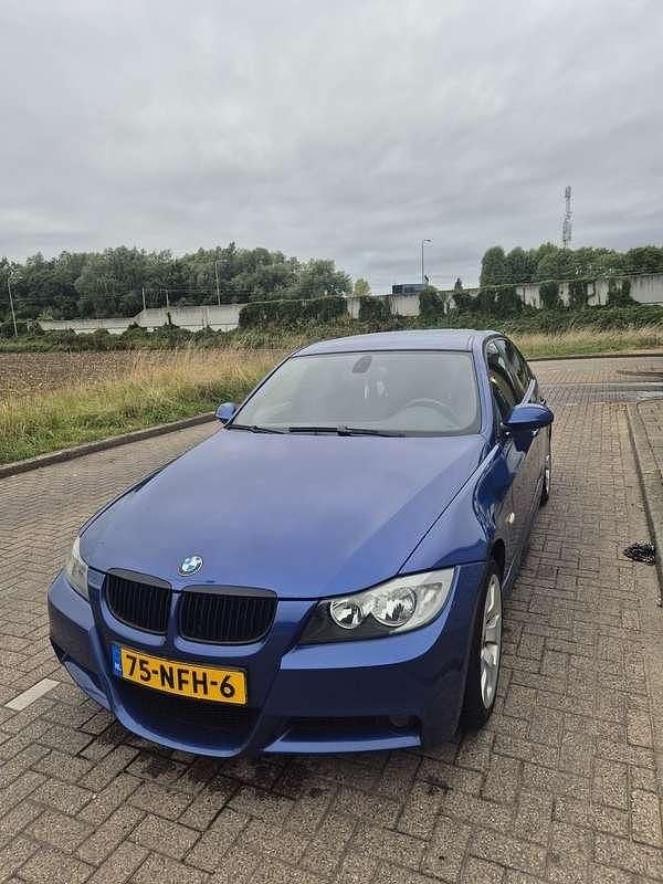 Blauw Gebruikt 2008 BMW 318 Sedan | € 4.000 (Eerlijke prijs) - Afbeelding 1/4