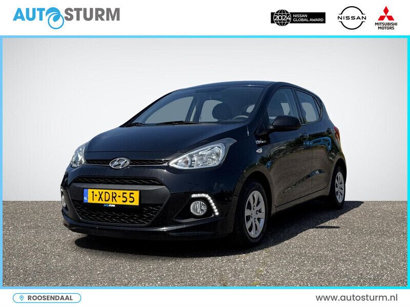 Zwart Gebruikt 2015 Hyundai i10 Comfort Hatchback | € 8.249 (Eerlijke prijs) - Afbeelding 1/4