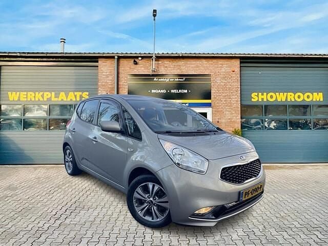 Grijs Gebruikt 2017 Kia Venga Hatchback | € 11.380 (Goede deal) - Afbeelding 1/4