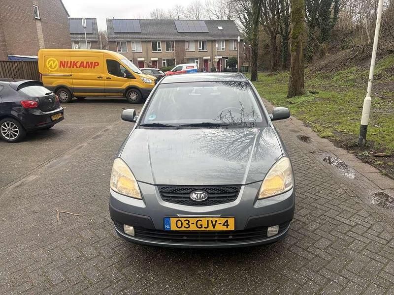 Occasion Kia Rio 97 PK (71 kW) 2008 Grijs MPV