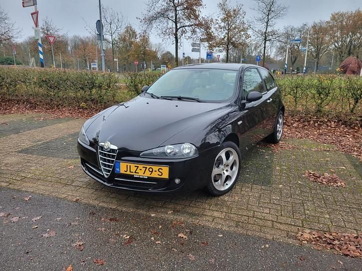 Occasion 2007 Alfa Romeo 147 Distinctive Hatchback | € 3.000 (Eerlijke prijs) - Afbeelding 1/4