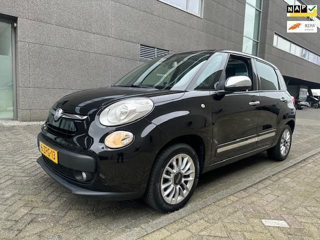 Zwart Gebruikt 2015 Fiat 500L Lounge MPV | € 7.749 (Eerlijke prijs) - Afbeelding 1/4