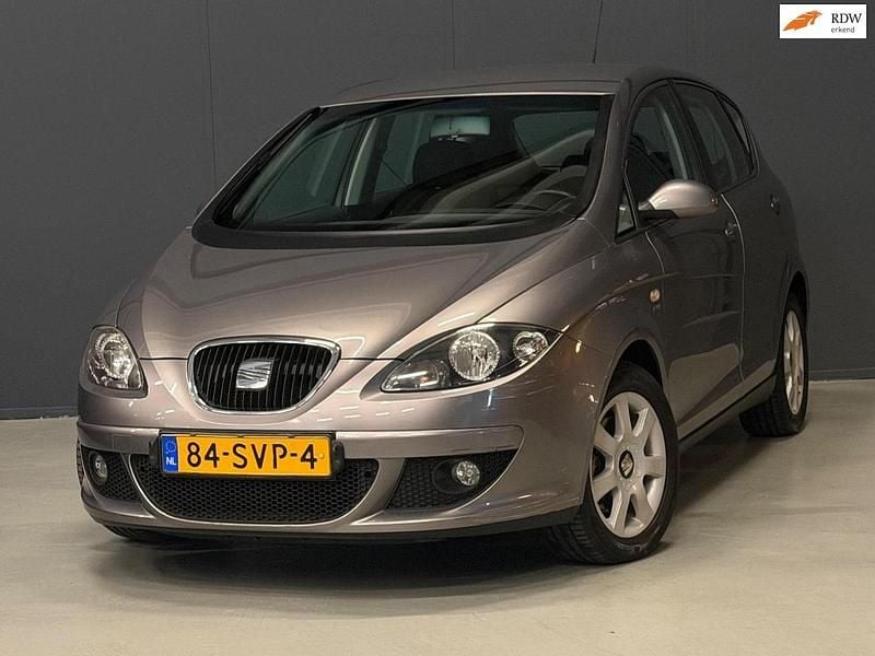 Grijs Occasion 2006 Seat Altea MPV | € 3.499 (Eerlijke prijs) - Afbeelding 1/4