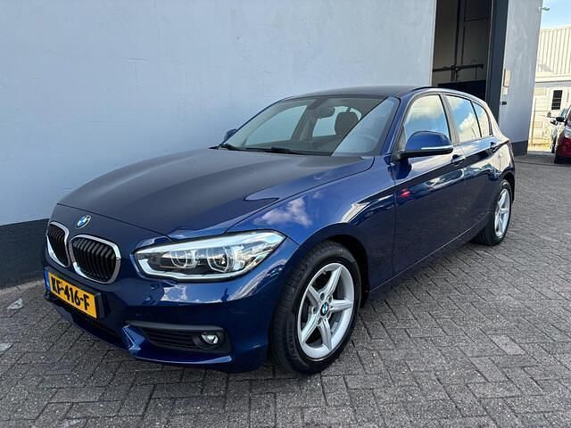 Blauw Gebruikt 2016 BMW 118 Executive Hatchback | € 12.950 (Eerlijke prijs) - Afbeelding 1/4