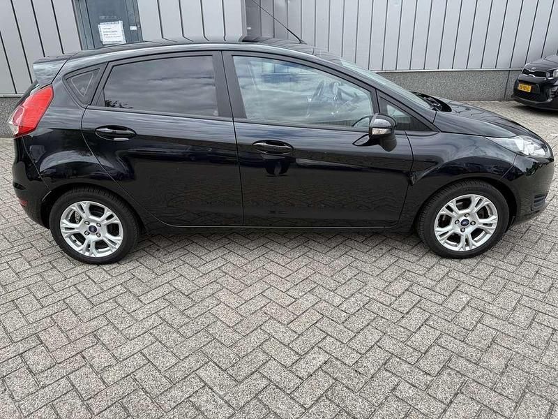 Zwart Gebruikt 2014 Ford Fiesta Style Hatchback | € 4.000 (Eerlijke prijs) - Afbeelding 1/4