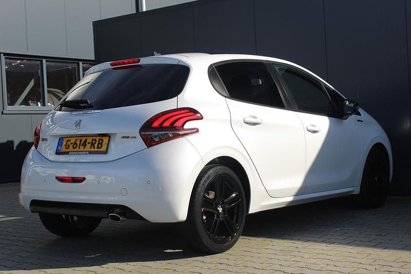 Occasion Peugeot 208 GT-line 112 PK (82 kW) 2019 Wit Hatchback